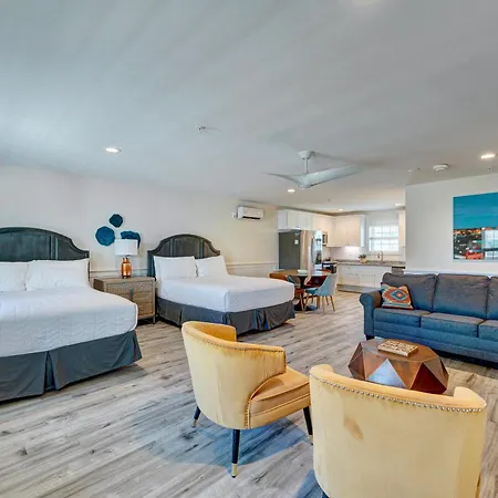306 Queen Suite, 3Rd Floor Low Tide